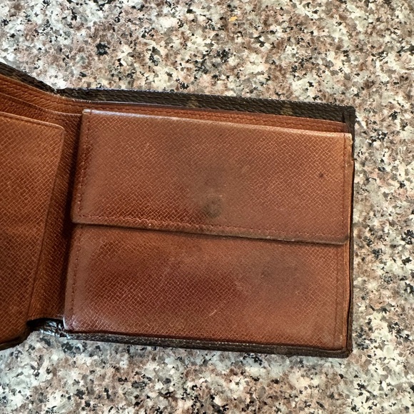- Louis Vuitton, men's monogram, bifold, wallet, vintage - Picture 8 of 15